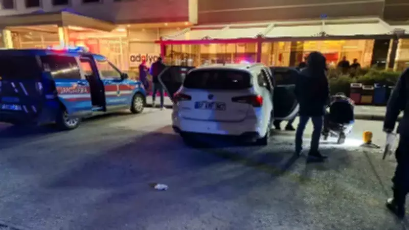 Afyonkarahisar'da Dinlenme Tesisinde Park Halindeki Araçtan Ceset Çıktı