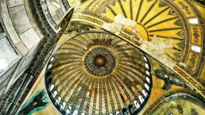 Ahmet Ertuğ'un 50 Yıllık Birikimi Venedik'te Sergileniyor