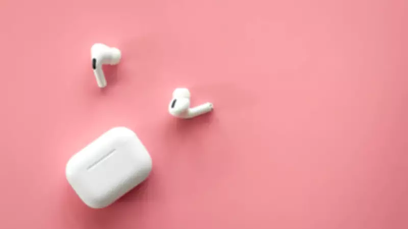 AirPods Pro 3 Görsel Zeka ile Geliyor: Kulaklıklar Artık Çevreyi Görecek