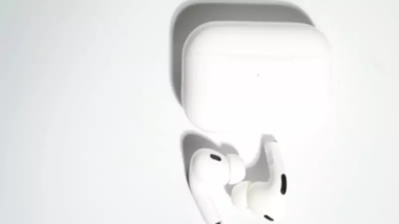 AirPods Pro 3'e Kamera Geliyor: Gizlilik ve Teknoloji Tartışmaları