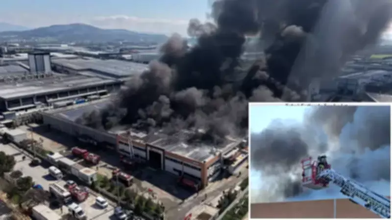 Akhisar OSB'deki Şekerleme Fabrikasında Yangın: Personel Tahliye Edildi