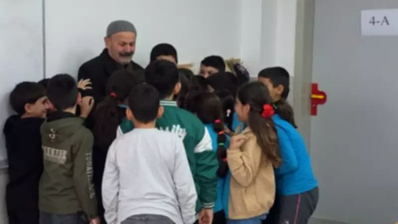 Aksaray'da 74 Yaşındaki Ali Ermiş'in Okul Hayali Gerçek Oldu: Mutluluk Gözyaşları