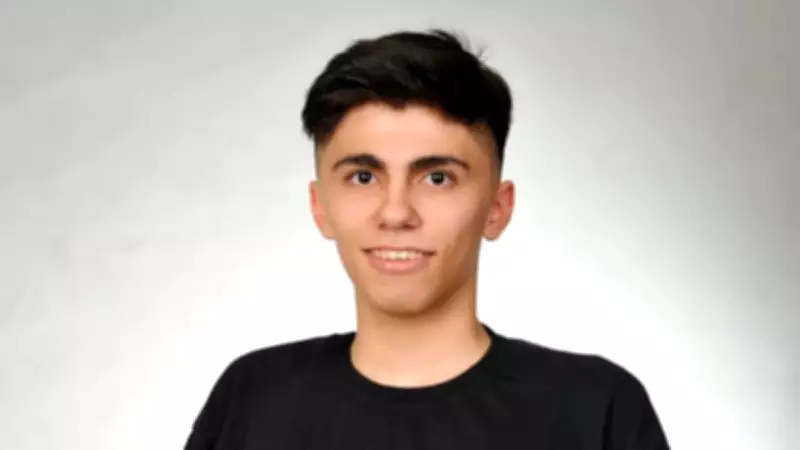 Alihan'ın 15 Yıllık DMD Mücadelesi: Tedavi İçin Zaman Hızla Tükeniyor