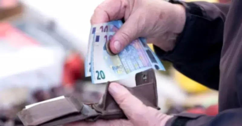 Almanya'da Tüketici Güven Endeksi Negatif Revize Edildi