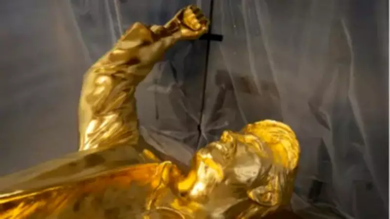 Altın Trump Heykeli Kripto Para Krizi Yüzünden Kurulamıyor