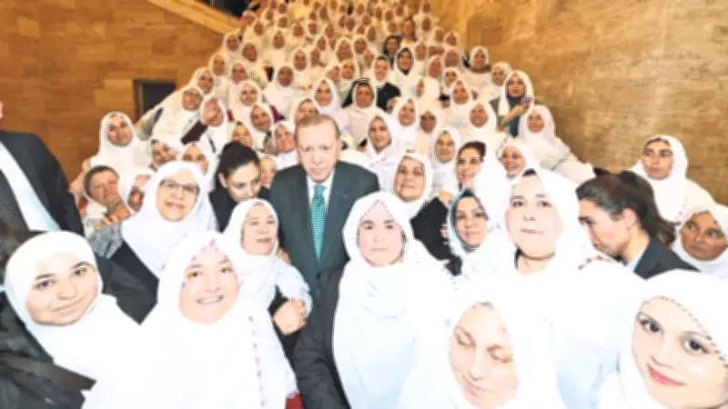 Anadolu Kadınları TBMM'de: Zeynep Güneş'e Destek İçin Eskişehir'den Beyaz Tülbentli Kalabalık