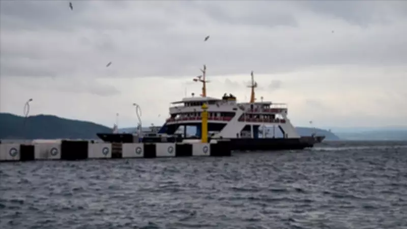 Çanakkale'de Fırtına Nedeniyle Feribot Seferleri İptal Edildi