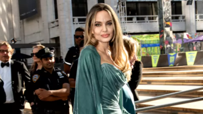 Angelina Jolie'den Mastektomi Açıklaması: Yara İzlerimi Seviyorum