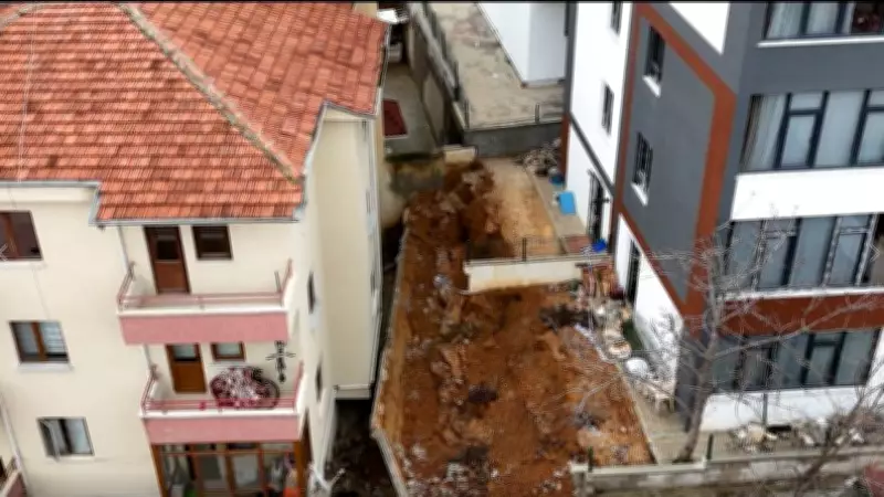 Ankara Gölbaşı'nda İstinat Duvarı Çöktü: 4 Apartman Acilen Tahliye Edildi