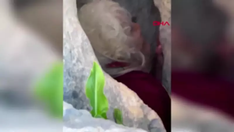 Antalya'da 80 Yaşındaki Kayıp Kadın, Kayalıklardaki Yarığa Düşmüş Halde Kurtarıldı