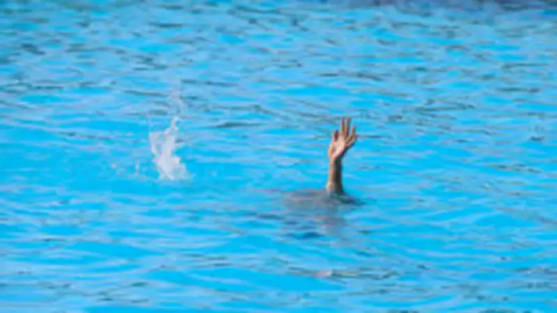 Antalya'da Boğulma Tehlikesi Geçiren Güvenlik Görevlisi Hastanede Hayatını Kaybetti