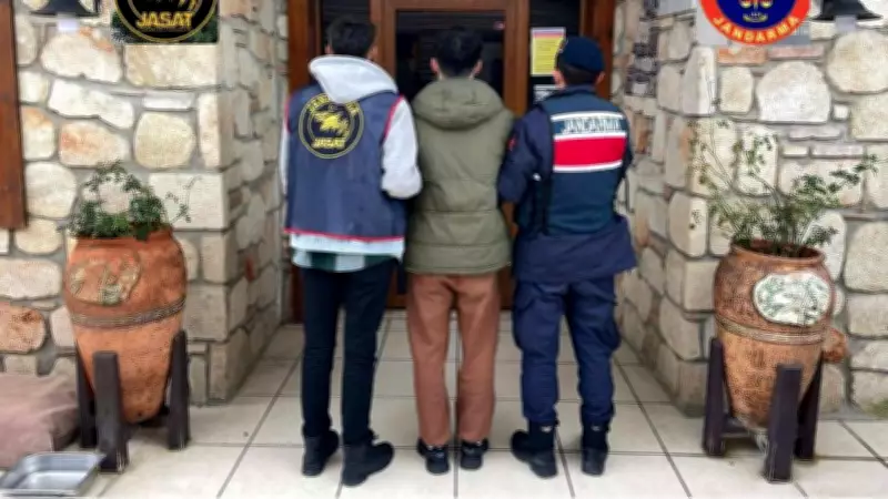 Antalya'da Büyük Operasyon: 643 Aranan Kişi Yakalandı, Uyuşturucu ve Silahlara El Konuldu