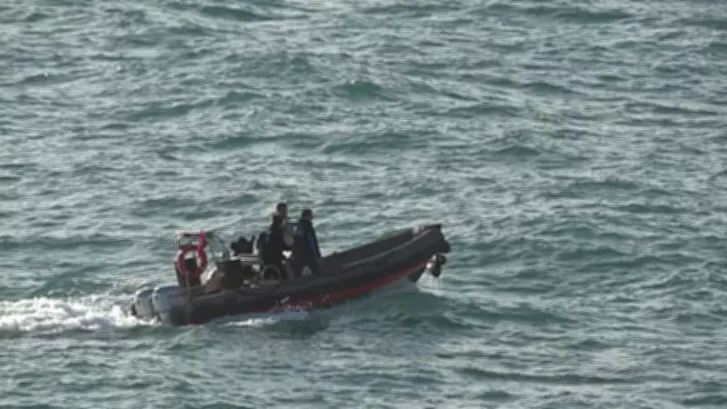 Antalya'da Dalgalarla Boğuşan İki Kişi Deniz Polisi Tarafından Kurtarıldı