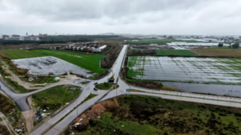 Antalya'da Hortum Felaketi: Enkaz Kaldırılıyor Ama Su Çekilmiyor