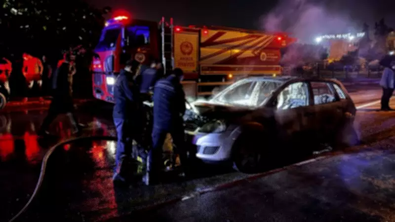Antalya'da İki Aracı Benzin Dökerek Yakan Şüpheli Polis Tarafından Yakalandı