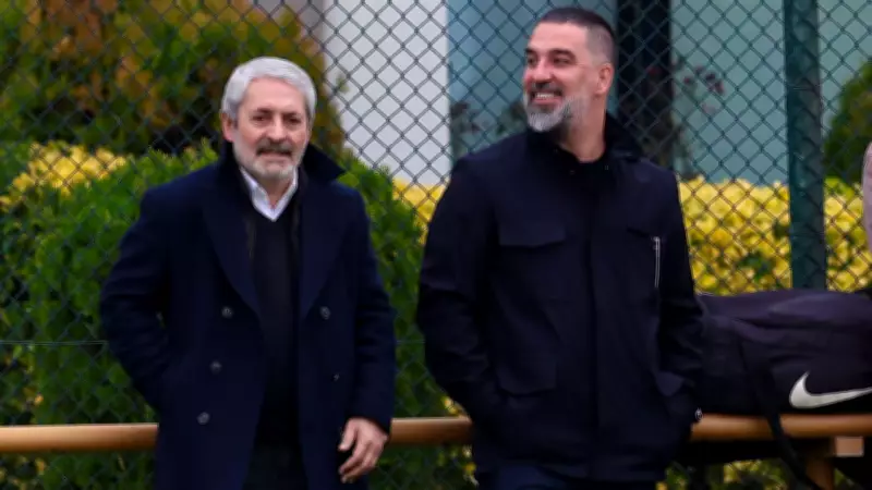 Arda Turan, Kasımpaşa'yı Ziyaret Etti ve Takıma Başarılar Diledi