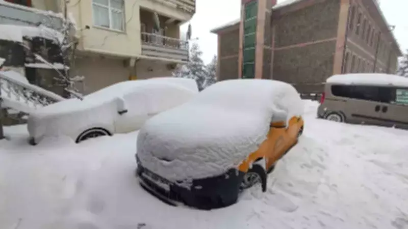 Ardahan'da Yoğun Kar Yağışı Nedeniyle Eğitime 1 Günlük Ara Verildi
