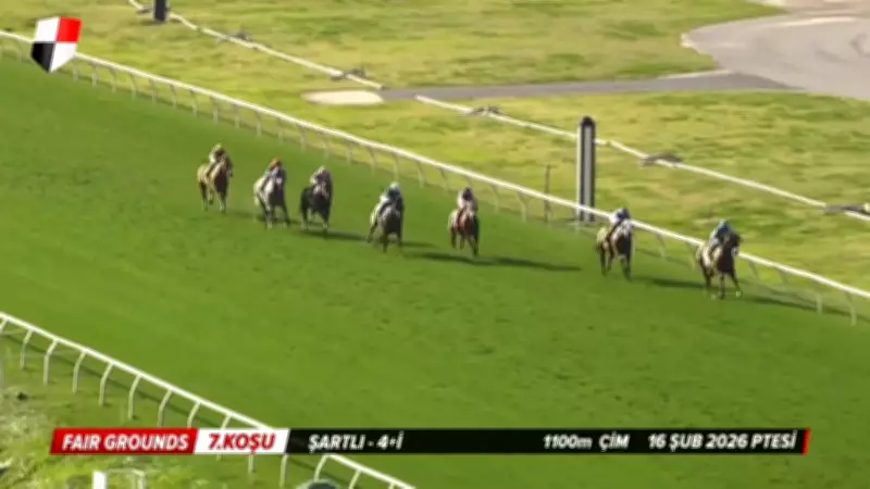 At Yarışı Spikerinin 'Mister Mmmmm' Anlatımı Sosyal Medyada Viral Oldu