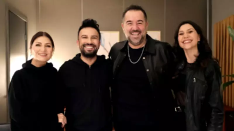 Ata Demirer, Tarkan'ın Sahnesindeki Unutulmaz Geceyi Fotoğraflarla Anımsattı