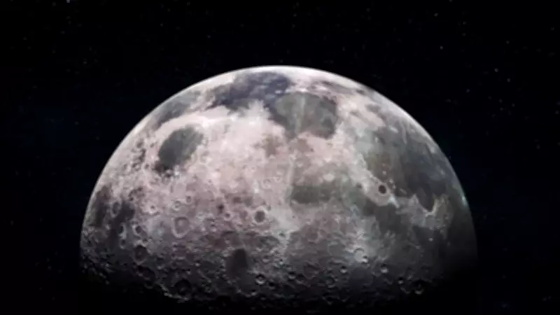 Ay Küçülmesi Devam Ediyor: Yeni Jeolojik Kanıtlar Bilim Dünyasını Şaşırttı