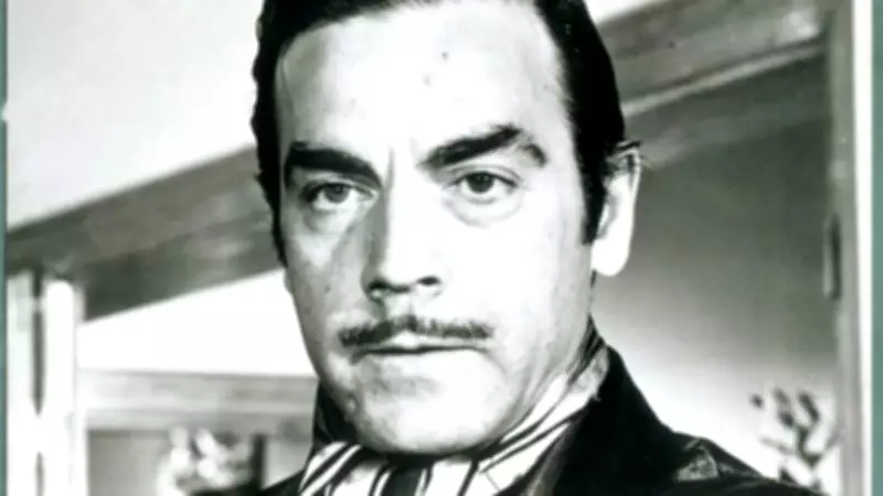 Ayhan Işık'ın Gizli Sanatçı Kimliği: Taçsız Kral'ın Ressamlık Geçmişi