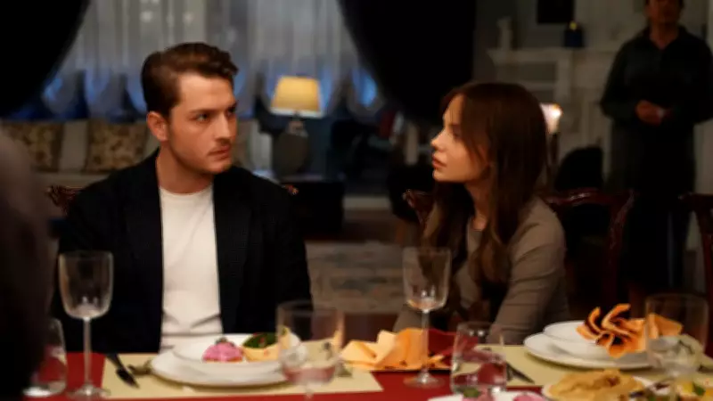 Aynı Yağmur Altında Sahnesi Tartışılıyor: Provokasyon mu, Birleştirici Mesaj mı?