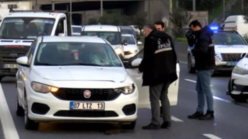 Bağcılar'da Trafik Faciası: İnen Şoföre Art Arda Çarpan Araçlar Can Aldı