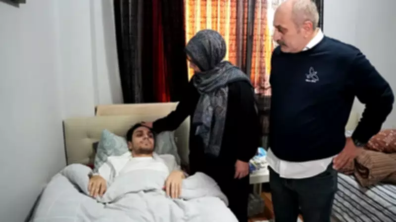 Bağcılar'da Yardım Etmek İsteyen Genç 6 Yerinden Bıçaklandı