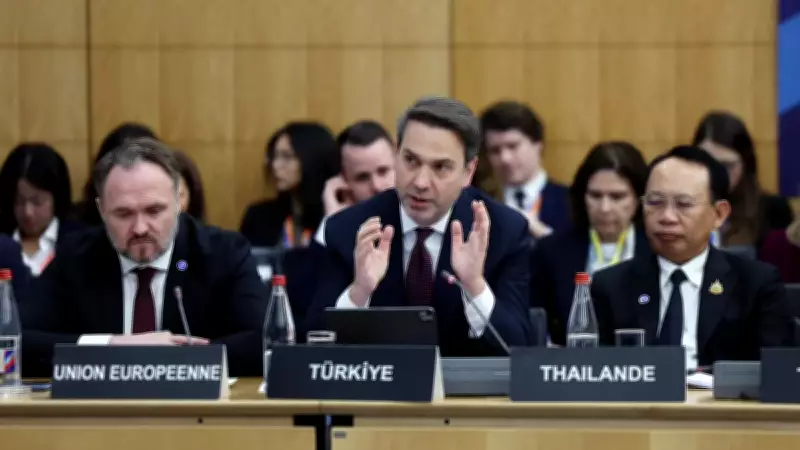 Bakan Bayraktar Fransa'dan Mesaj Verdi: Türkiye Enerjide Küresel Güç Olma Yolunda