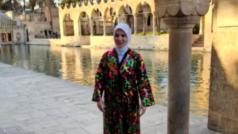 Bakan Göktaş, Balıklıgöl'de Yöresel Kıyafetle Vatandaşlarla Buluştu