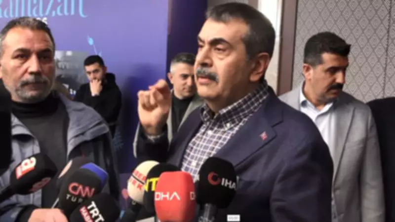 Bakan Tekin, 'Külliye'de Ramazan' Etkinliğini Ziyaret Etti ve Coşkuyu Övdü