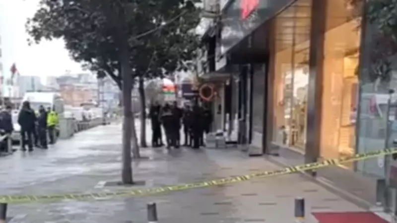 Bakırköy'de El Bombası Panik Yarattı: Apartman Girişine Tehdit Amaçlı Bırakıldı