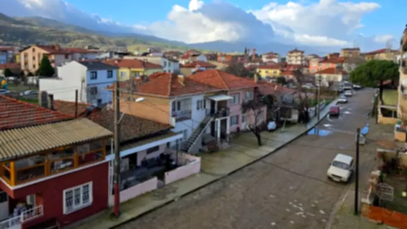 Balıkesir'de 10 Saniye Arayla İki Deprem Meydana Geldi