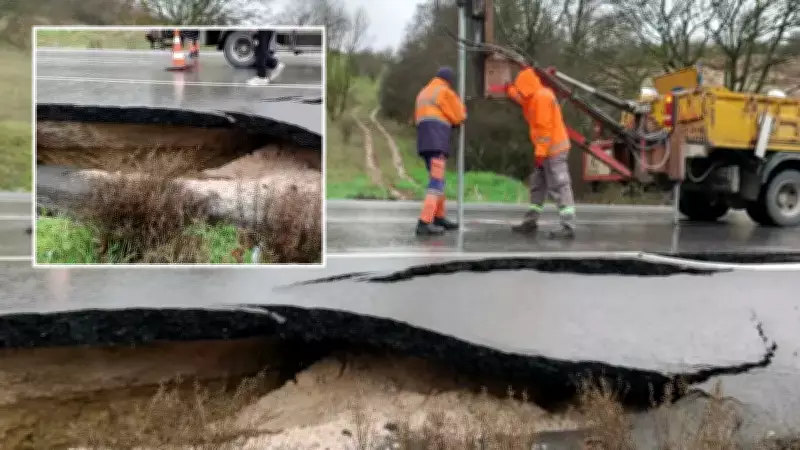 Balıkesir'de Şiddetli Sağanak: Asfalt Yol Çöktü, Ulaşım Aksadı