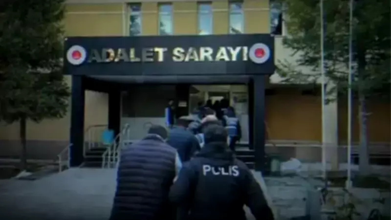 Bayburt'ta Sahte Ürün Dolandırıcılığı Şebekesi Çökertildi: 10 Gözaltı