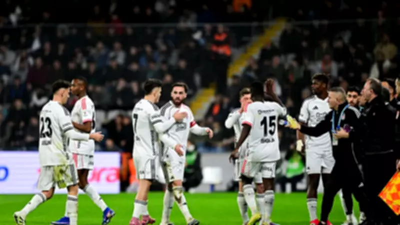 Beşiktaş'ın Yenilmezlik Serisi 11 Maça Ulaştı! Başakşehir'i 3-2 Yendi