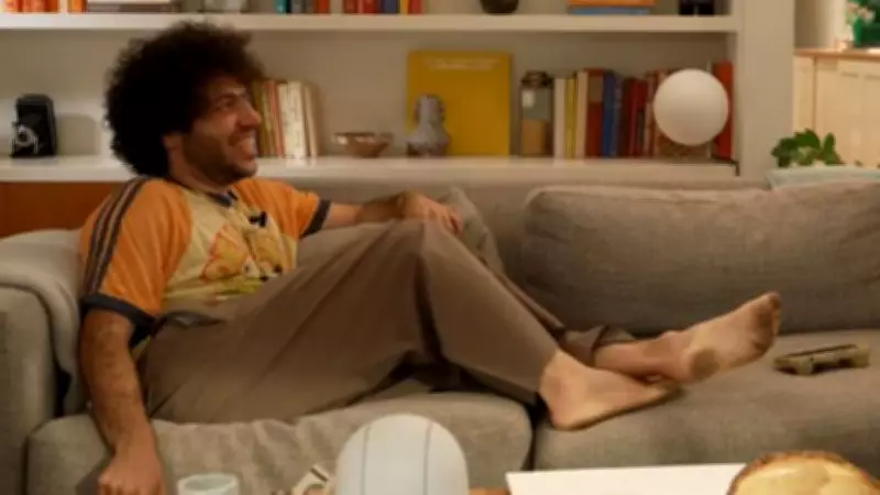 Benny Blanco'nun Kirli Ayakları ve Gaz Çıkarması Selena Gomez Hayranlarını Öfkelendirdi