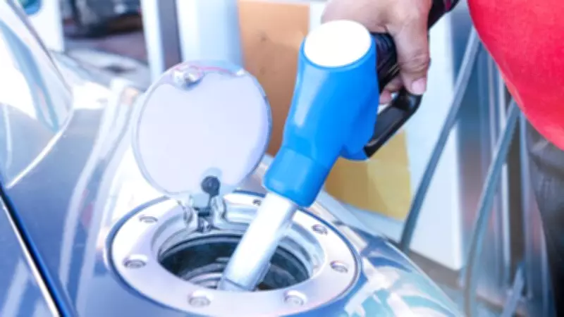 Benzine Zam Geldi: 12 Şubat 2026'da Akaryakıt Fiyatları Ne Kadar Oldu?