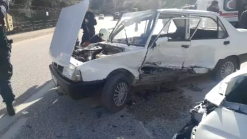 Bilecik'te Meydana Gelen Trafik Kazasında 4 Kişi Yaralandı