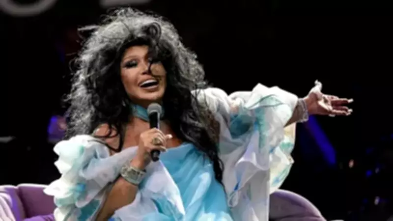 Bülent Ersoy'un Ramazan Hediyesi: Işıltılı Peçetelik Sosyal Medyada Olay Oldu