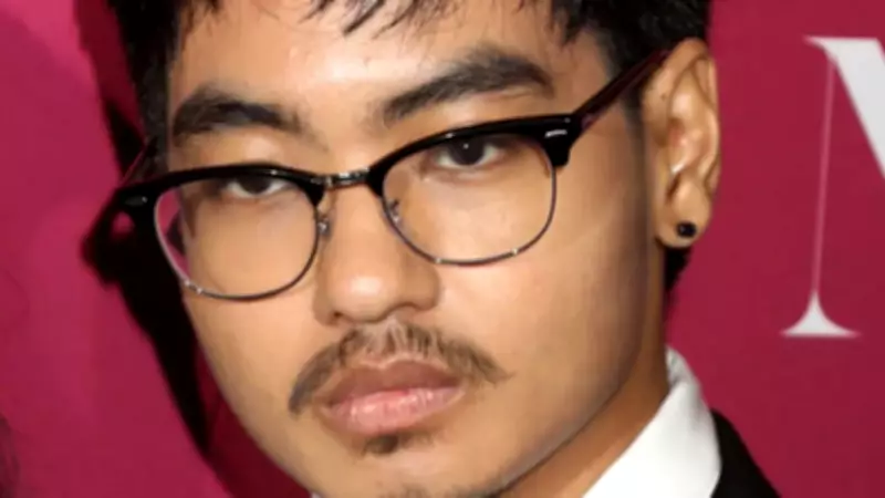 Brad Pitt'e Oğlundan Sert Darbe: Maddox Jolie-Pitt Soyadını Attı!