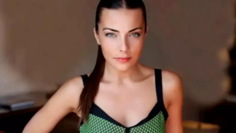 Burcu Kara'nın Şaşırtan Şöhret Hikayesi: 'Param Yoktu Mecbur Kaldım'