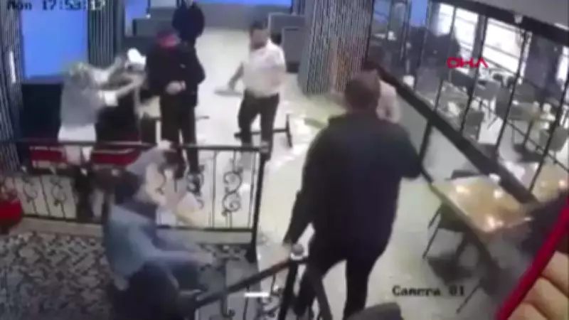 Bursa'da Kafede İki Grup Arasında Masalı Sandalyeli Kavga: O Anlar Kamerada