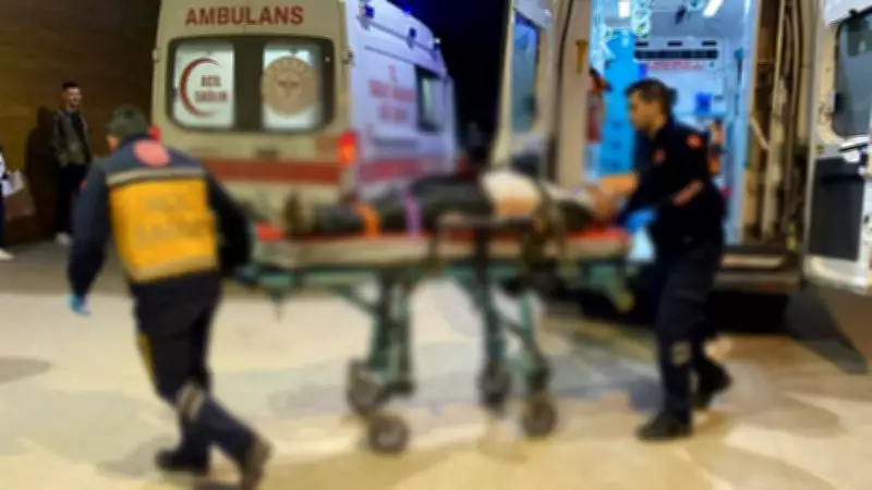 Bursa'da Kamyon Kasasından Düşen İşçi Yaralandı: Mobilya Yüklerken Dengenini Kaybetti