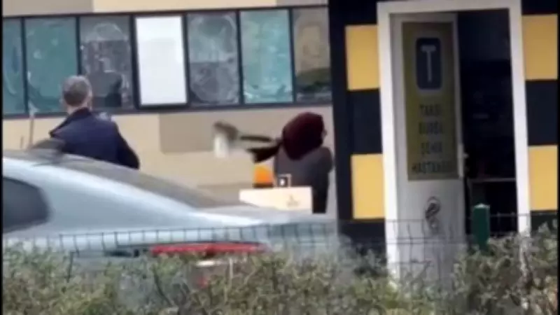 Bursa'da Taksi Bulamayan Sağlık Çalışanı Durağı Tahrip Etti: 150 Bin Liralık Hasar