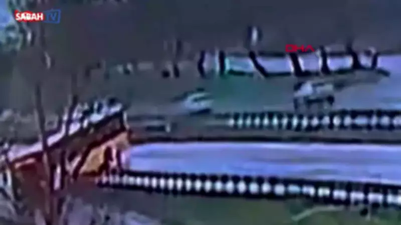 Büyükçekmece'de İETT Otobüsü Kaza Yaptı: 5 Kişi Yaralandı, Anlar Kameralara Yansıdı