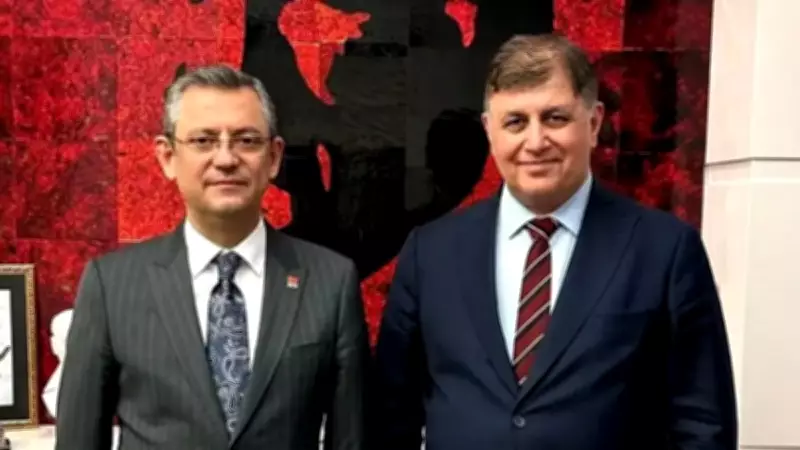 CHP'de Yeni Bir 'Çökme' Skandalı: İstanbul'daki 'Ekosistem' İzmir'e Mi Taşındı?