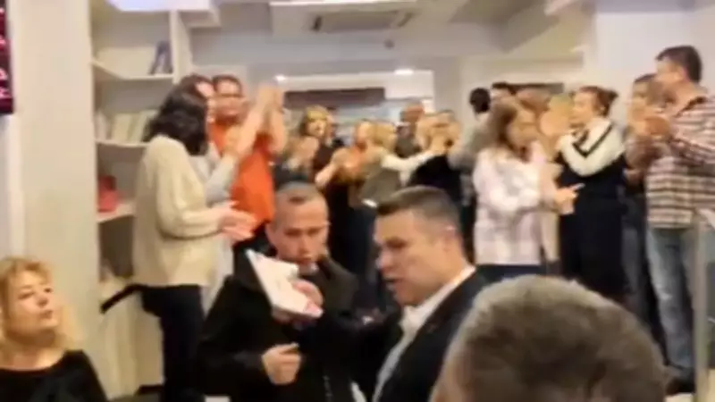 CHP'li Buca Belediyesi'nde Krizler Dinmiyor: İşçilerden Sonra Memurlar da Sokağa İndi