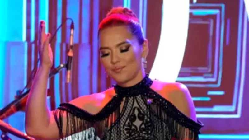 Demet Akalın'ın 90'lı Yıllardaki Videosu Sosyal Medyada Nostalji Fırtınası Estirdi