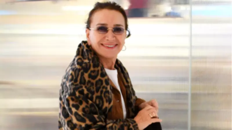 Demet Akbağ Eczanede Görüntülendi: 'İlaç Alacağım, Acelem Var'